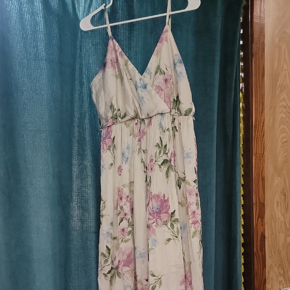 Elegant Floral Maxi Dress with Spaghetti Straps